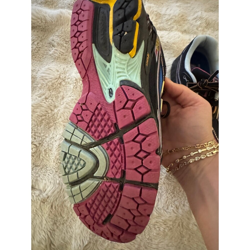 New Balance - Picture 4 of 7